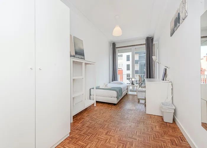 Houze Spacious Near Marques De Pombal Апартаменты Лиссабон